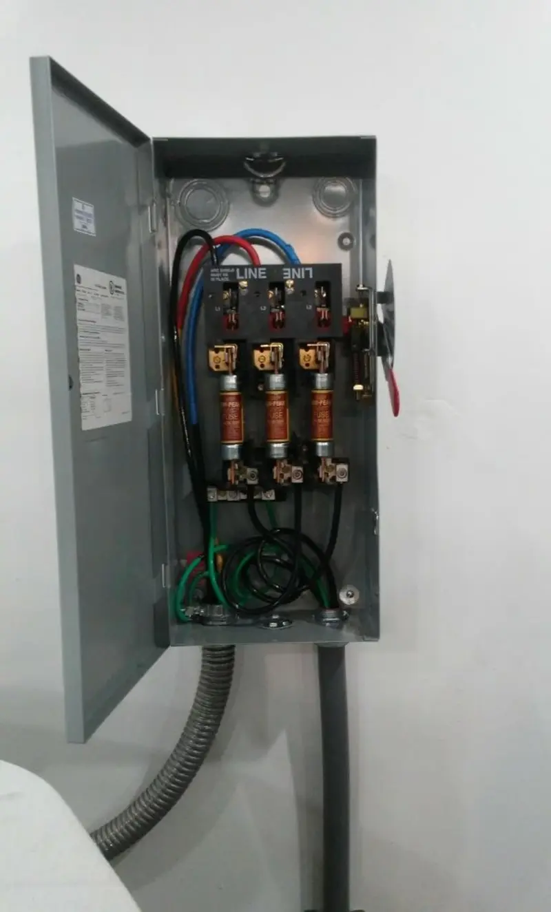 Three-phase disconnect switch installed for Smoke Detector Installation in Rockland